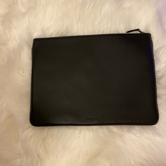 COACH STARWARS POUCH WRISTLET NWT - Picture 3 of 15